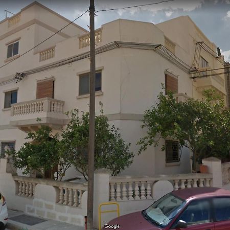 Corner Townhouse 1Km From University Msida Extérieur photo