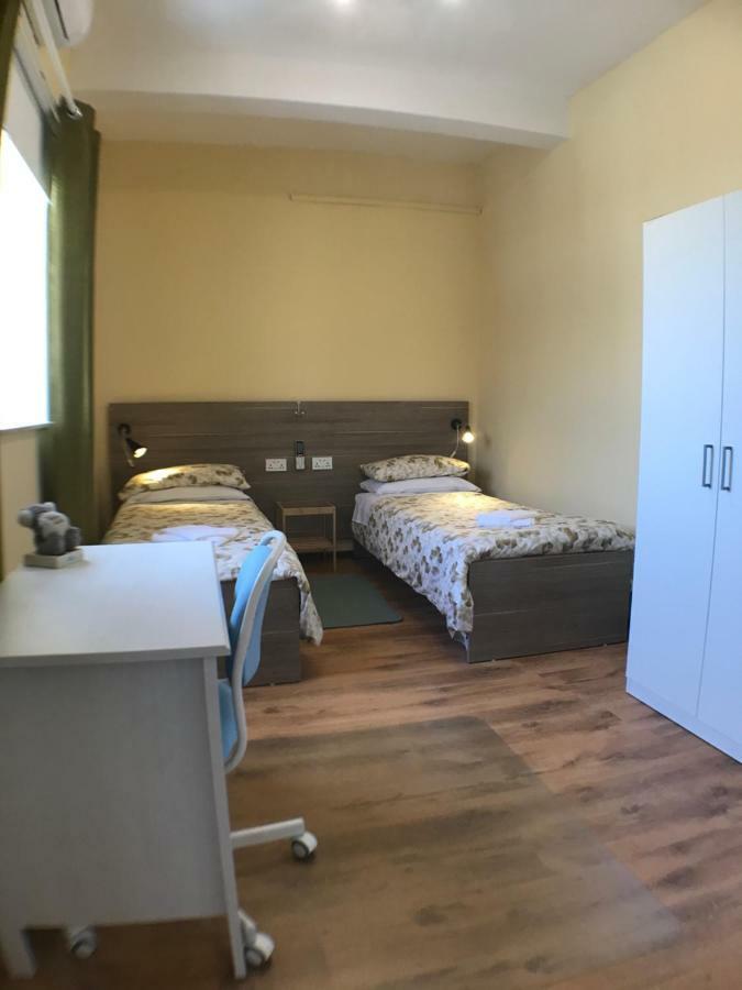 Corner Townhouse 1Km From University Msida Extérieur photo