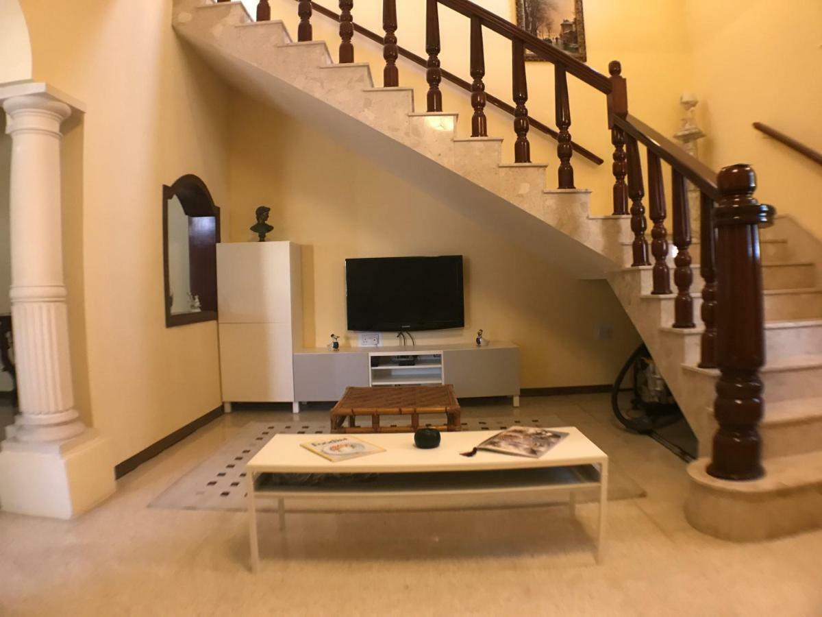 Corner Townhouse 1Km From University Msida Extérieur photo